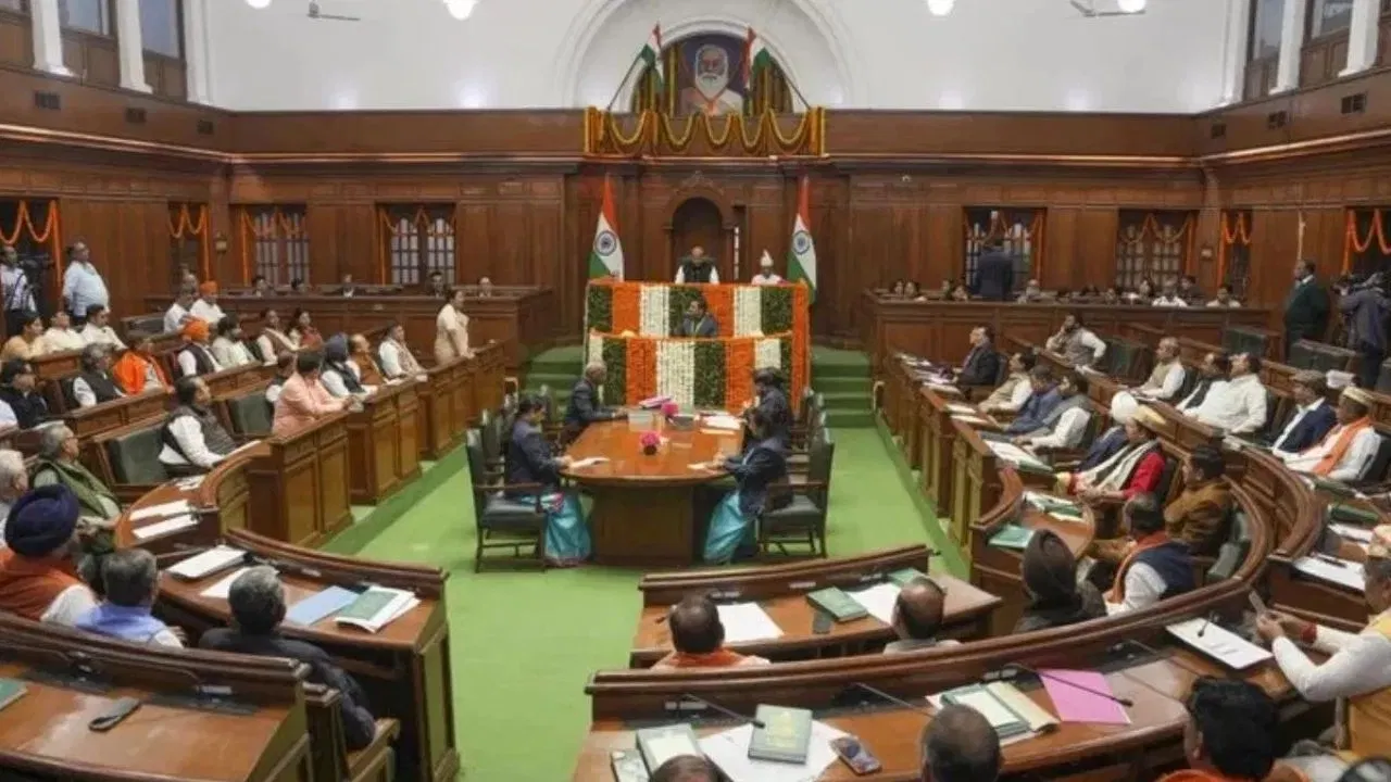 ਦਿੱਲੀ ਵਿਧਾਨ ਸਭਾ ਵਿੱਚ ਸੁਰੱਖਿਆ ‘ਚ ਵੱਡੀ ਚੂਕ, ਅਣਪਛਾਤੀ ਕਾਰ ਗੇਟ ਤੋੜ ਕੇ ਅੰਦਰ ਵੜੀ