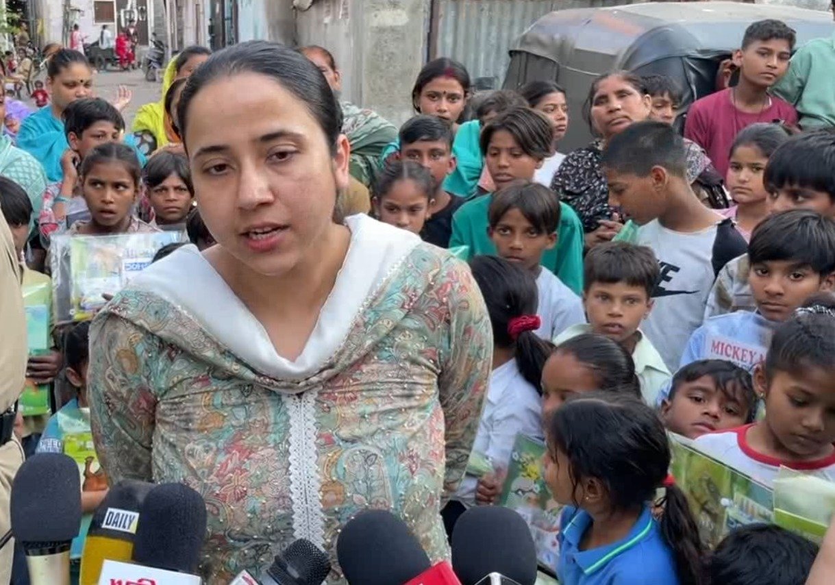 ਖੰਨਾ ਪੁਲਿਸ ਦੀ ਸ਼ਲਾਘਾਯੋਗ ਪਹਿਲ - ਨਸ਼ਾ ਮੁਕਤ ਮੀਟ ਮਾਰਕੀਟ ਇਲਾਕੇ ‘ਚ “ਘਰ-ਘਰ ਸੰਪਰਕ ਮੁਹਿੰਮ” ਚਲਾਈ