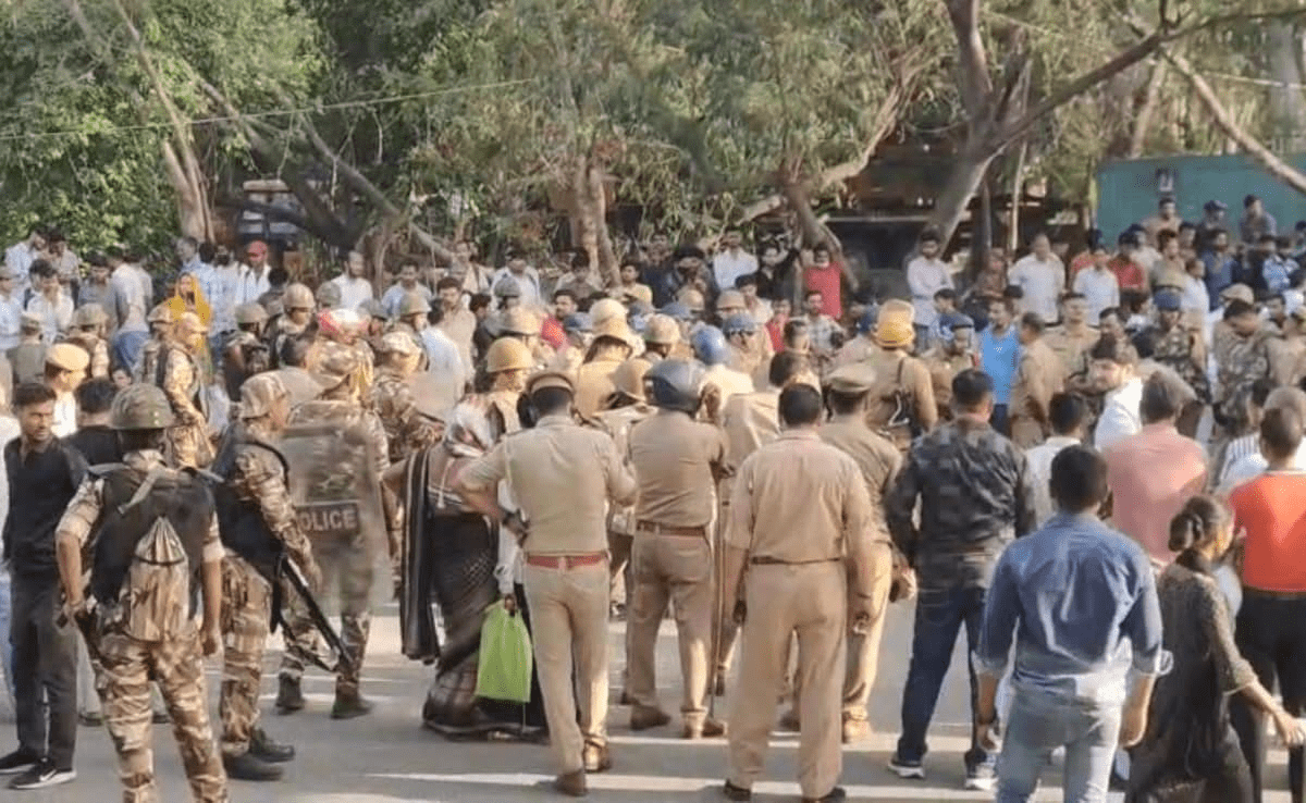 Noida ਵਿੱਚ ਘਰੇਲੂ ਕਾਮਿਆਂ ਦਾ ਧਰਨਾ ਤੇਜ਼, ਨਿੱਜੀ ਕਰਮਚਾਰੀਆਂ ਦੇ ਪ੍ਰਦਰਸ਼ਨ ਵਿਚਕਾਰ ਤਨਖਾਹ ਤੇ ਹੱਕਾਂ ਦੀ ਲੜਾਈ