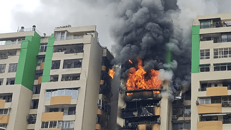 ਗਾਜ਼ੀਆਬਾਦ ਦੀ ਗੌਰ ਗ੍ਰੀਨ ਐਵੇਨਿਊ ਸੋਸਾਇਟੀ ‘ਚ ਭਿਆਨਕ ਅੱਗ: ਕਈ ਮੰਜ਼ਿਲਾਂ ਨੂੰ ਲਪੇਟ ‘ਚ ਲਿਆ