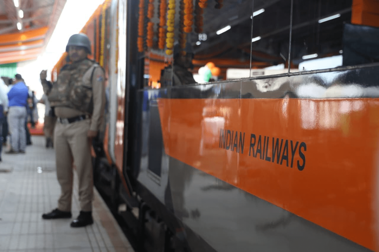 ਜੰਮੂ-ਕਸ਼ਮੀਰ ਨੂੰ ਵੱਡੀ ਸੌਗਾਤ: ਰੇਲ ਮੰਤਰੀ ਅੱਜ ਜੰਮੂ ਤਵੀ ਤੋਂ ਸ਼੍ਰੀਨਗਰ ਵੰਦੇ ਭਾਰਤ ਨੂੰ ਦਿਖਾਉਣਗੇ ਹਰੀ ਝੰਡੀ