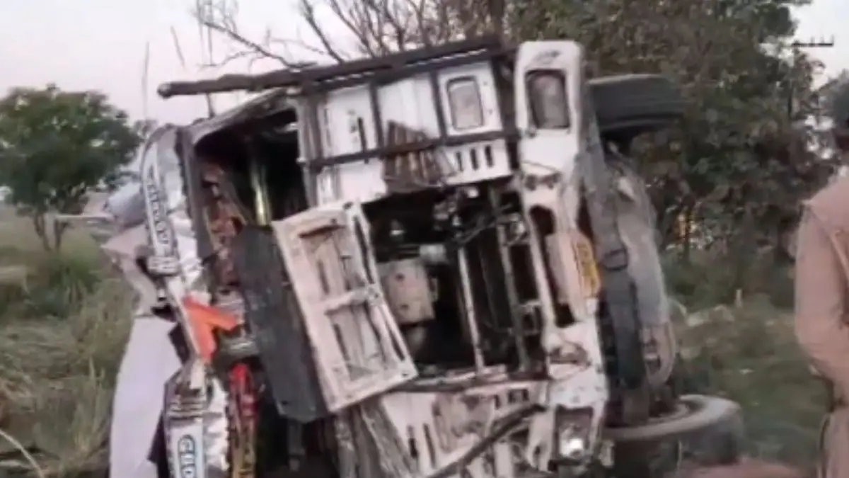 ਹਾਪੁੜ ਵਿੱਚ ਵਿਆਹ ਵਾਲੇ ਮਹਿਮਾਨਾਂ ਨੂੰ ਲੈ ਜਾ ਰਹੀ ਬੱਸ ਅਤੇ ਟਰੱਕ ਵਿਚਕਾਰ ਭਿਆਨਕ ਟੱਕਰ, ਛੇ ਦੀ ਮੌਤ, ਕਈ ਜ਼ਖਮੀ