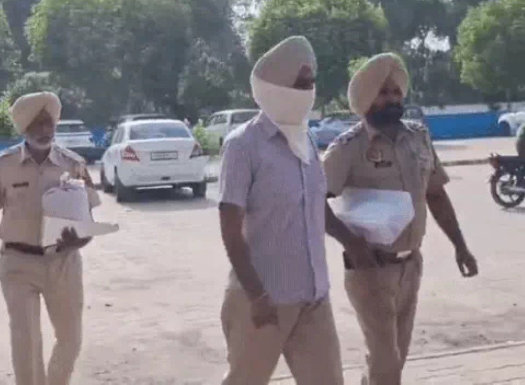 2 ਕਿਲੋ ਹੈਰੋਇਨ ਸਮੇਤ SHO ਗ੍ਰਿਫ਼ਤਾਰ, ਅਹੁਦੇ ‘ਤੋਂ ਤੁਰੰਤ ਸਸਪੈਂਡ