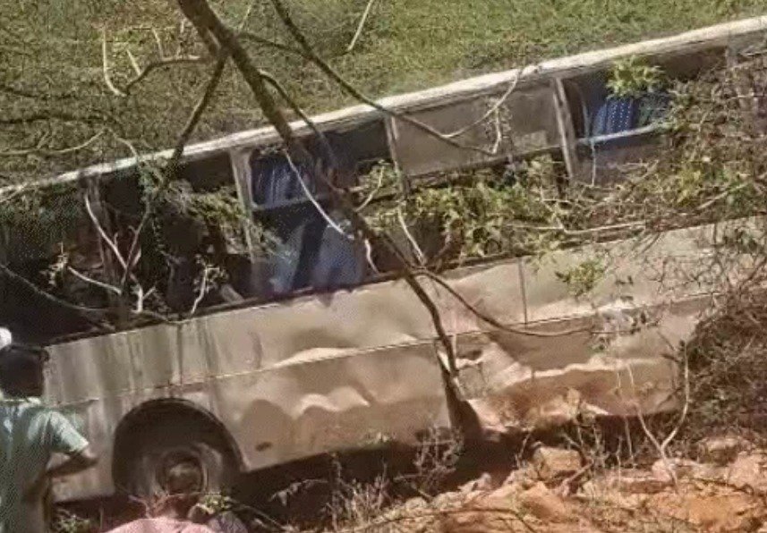 ਯਾਤਰੀਆਂ ਨਾਲ ਭਰੀ ਬੱਸ ਭਿਆਨਕ ਹਾਦਸੇ ਦਾ ਸ਼ਿਕਾਰ, ਦੋ ਔਰਤਾਂ ਦੀ ਮੌਤ, 31 ਜ਼ਖਮੀ