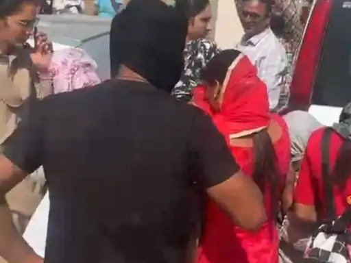 ਹੋਟਲ 'ਚ ਪੁਲਿਸ ਰੇਡ 'ਤੇ ਮਚੀ ਹਫ਼ੜਾ-ਦਫੜੀ, ਰੰਗਰਲੀਆਂ ਮਨਾਉਂਦੇ 10 ਜੋੜਿਆਂ ਨੂੰ ਕੀਤਾ ਕਾਬੂ