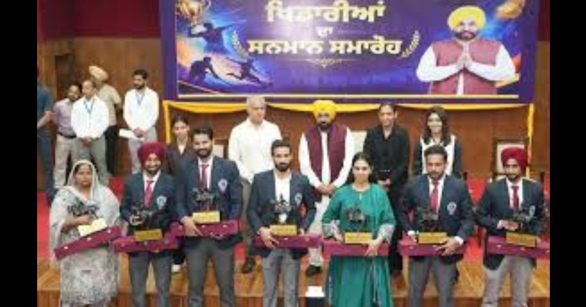 CM ਮਾਨ ਵੱਲੋਂ ਮਹਾਰਾਜਾ ਰਣਜੀਤ ਸਿੰਘ ਪੁਰਸਕਾਰ ਨਾਲ ਖਿਡਾਰੀਆਂ ਦਾ ਵਿਸ਼ੇਸ਼ ਸਨਮਾਨ, 87 ਐਥਲੀਟ ਸਨਮਾਨਿਤ