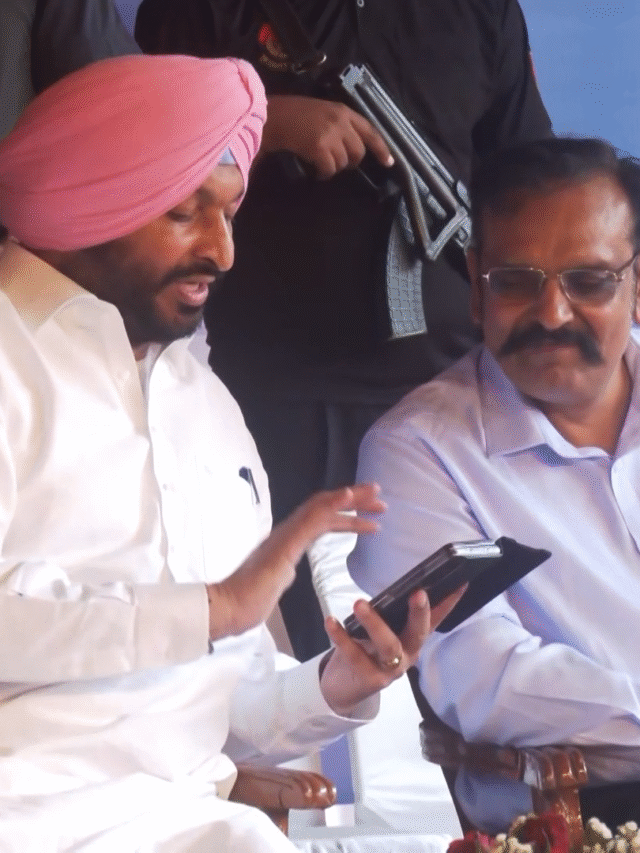 ਕੇਂਦਰੀ ਮੰਤਰੀ Ravneet Bittu ਦੇ ਨਾਲ ਆਪ ਦੇ ਬਾਗੀ MLA ਕੁੰਵਰ ਵਿਜੇ ਪ੍ਰਤਾਪ ਪਹੁੰਚੇ ਅੰਮ੍ਰਿਤਸਰ ਰੇਲਵੇ ਸਟੇਸ਼ਨ ! ਅੰਮ੍ਰਿਤਸਰ ਤੋਂ ਬੰਗਾਲ ਲਈ ਟ੍ਰੇਨ ਨੂੰ ਦੇਣੀ ਹੈ ਹਰੀ ਝੰਡੀ !...