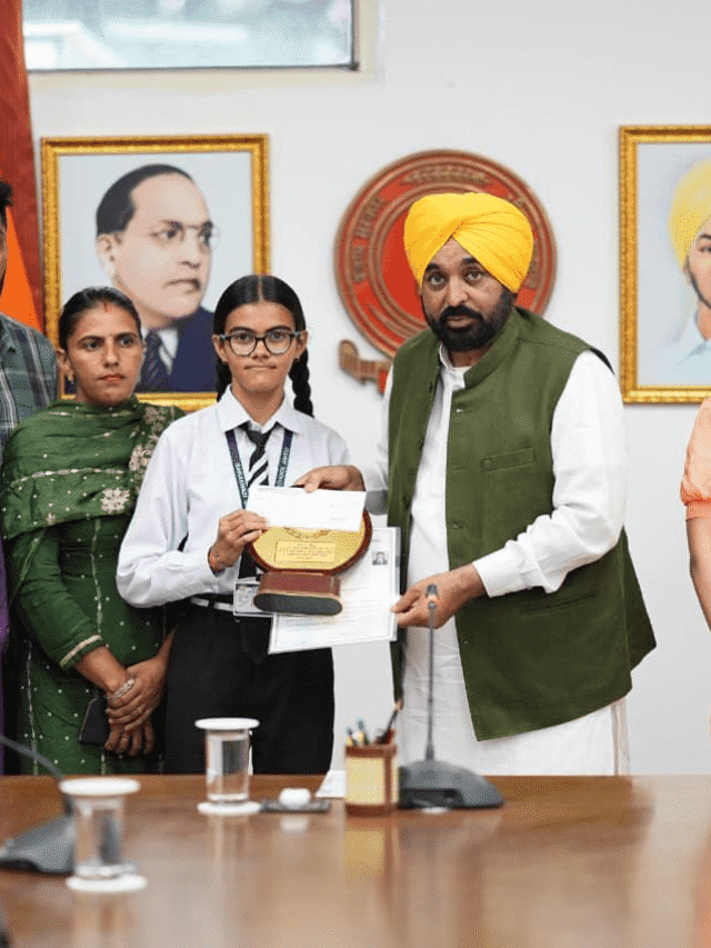 PSEB ਦੇ 10ਵੀਂ ਦੇ ਪੇਪਰਾਂ ‘ਚ TOP ਕਰਨ ਵਾਲੇ ਵਿਦਿਆਰਥੀਆਂ ਨਾਲ CM Bhagwant Mann ਨੇ ਕੀਤੀ ਮੁਲਾਕਾਤ...