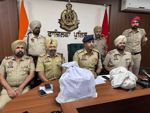 ਨਗਰ ਨਿਗਮ ਚੋਣਾਂ ਤੋਂ ਪਹਿਲਾਂ ਪੰਜਾਬ 'ਚ ਵੱਡੀ ਹਲਚਲ: ਭਾਰਤ-ਪਾਕਿ ਸਰਹੱਦ ਤੋਂ 50 ਕਰੋੜ ਦੀ ਹੈਰੋਇਨ ਜ਼ਬਤ