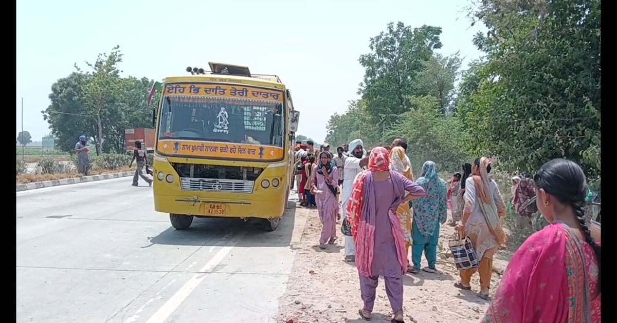 ਸਵਾਰੀਆਂ ਨਾਲ ਭਰੀ ਬੱਸ ਦਾ ਫਟਿਆ ਟਾਇਰ, ਡਰਾਈਵਰ ਦੀ ਸੂਝਬੂਝ ਨਾਲ ਟਲਿਆ ਵੱਡਾ ਹਾਦਸਾ