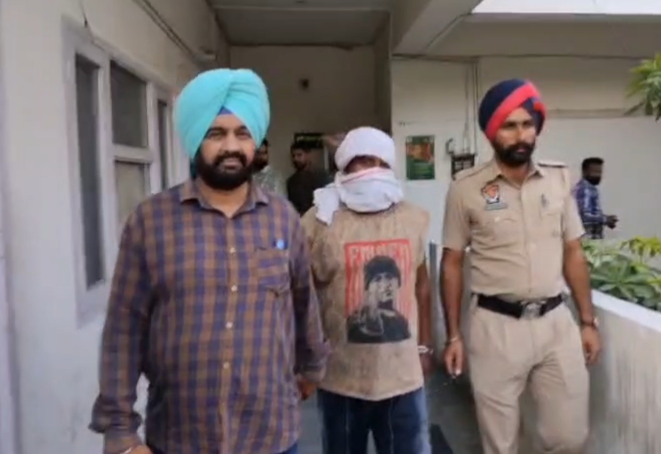 ਪੰਜਾਬ ਪੁਲਿਸ ਦੀ ਵੱਡੀ ਕਾਰਵਾਈ, ਕਰੋੜਾਂ ਦੀ ਹੈਰੋਇਨ ਸਮੇਤ ਨਸ਼ਾ ਤਸਕਰ ਕਾਬੂ, ਹਜਾਰਾਂ ਦੀ ਡਰੱਗ ਮਨੀ ਬਰਾਮਦ