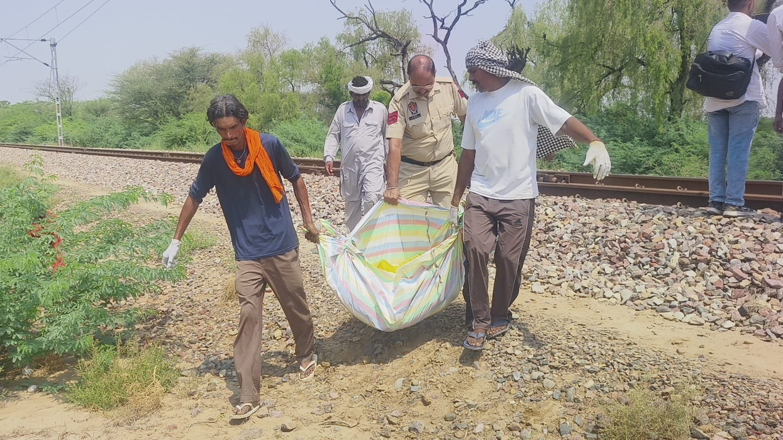 ਨੌਕਰੀ ਨਾ ਮਿਲਣ ਕਾਰਨ ITI ਵਿਦਿਆਰਥੀ ਨੇ ਰੇਲਗੱਡੀ ਅੱਗੇ ਛਾਲ ਮਾਰ ਕੇ ਕੀਤੀ ਖੁਦਕੁਸ਼ੀ