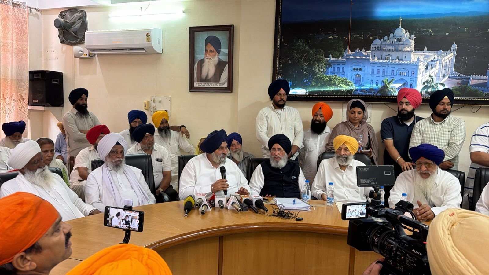 SGPC ਦੀ ਅੰਤਰਿਮ ਕਮੇਟੀ ਮੀਟਿੰਗ ‘ਚ ਵੱਡਾ ਫੈਸਲਾ, CM ਭਗਵੰਤ ਮਾਨ ਤੋਂ ਅਸਤੀਫੇ ਦੀ ਮੰਗ ਪਾਸ