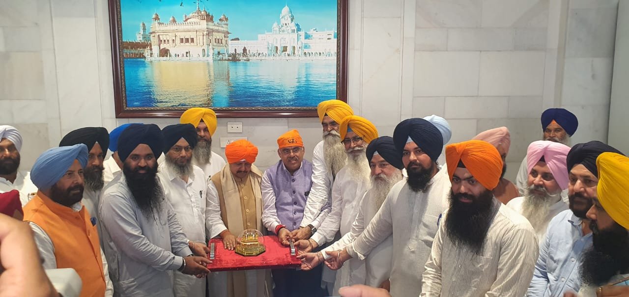 ਪੰਜਾਬ ਦੀ ਧਰਤੀ ‘ਤੇ ਰਾਸ਼ਟਰੀ ਭਾਜਪਾ ਪ੍ਰਧਾਨ ਦਾ ਦੌਰਾ, ਸੱਚਖੰਡ ਸ਼੍ਰੀ ਹਰਿਮੰਦਰ ਸਾਹਿਬ ‘ਚ ਹੋਏ ਨਤਮਸਤਕ