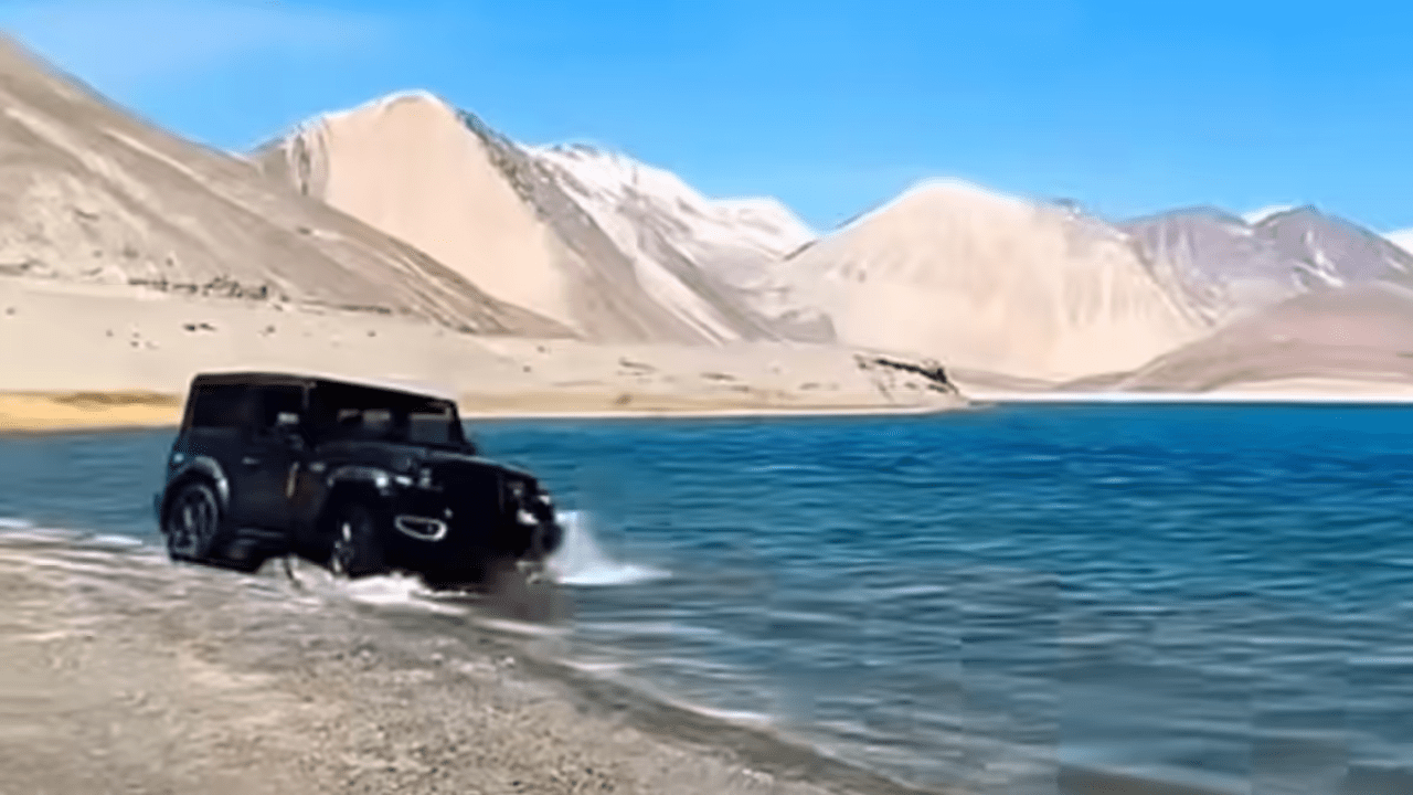 ਲੱਦਾਖ ਪ੍ਰਸ਼ਾਸਨ ਦਾ ਵੱਡਾ ਐਕਸ਼ਨ, ਸੰਵੇਦਨਸ਼ੀਲ ਇਲਾਕਿਆਂ ‘ਚ ਗੈਰ-ਕਾਨੂੰਨੀ ਆਫ-ਰੋਡਿੰਗ ‘ਤੇ ਸਖ਼ਤੀ, 4 ਗੱਡੀਆਂ ਨੂੰ 2 ਲੱਖ ਰੁਪਏ ਜੁਰਮਾਨਾ