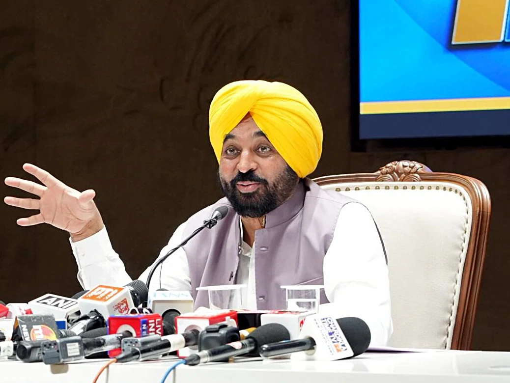 ਪੰਜਾਬੀਆਂ ਲਈ ਜ਼ਰੂਰੀ ਖ਼ਬਰ! ਵੋਟਰ ਲਿਸਟ ‘ਚੋਂ ਨਾਮ ਕੱਟਿਆ ਤਾਂ ਰੁਕ ਸਕਦੇ ਹਨ ਇਹ ਵੱਡੇ ਸਰਕਾਰੀ ਫਾਇਦੇ…
