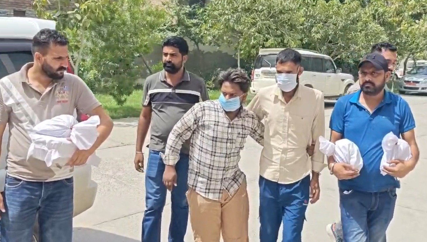 CIA ਫਾਜ਼ਿਲਕਾ ਦੀ ਵੱਡੀ ਕਾਮਯਾਬੀ, 2 ਕਿਲੋ ਤੋਂ ਵੱਧ ਹੈਰੋਇਨ ਸਮੇਤ ਜੀਜਾ-ਸਾਲਾ ਕਾਬੂ