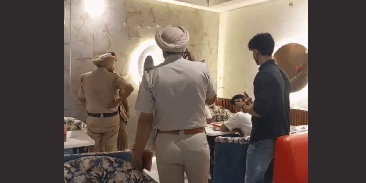 ਮਾਨਸਾ 'ਚ ਕੈਫੇ ਦੀ ਆੜ ਹੇਠ ਚੱਲ ਰਹੇ ਹੋਟਲਾਂ 'ਤੇ ਪੁਲਿਸ ਦਾ ਛਾਪਾ, ਕਈ ਪ੍ਰੇਮੀ ਜੋੜੇ ਹਿਰਾਸਤ 'ਚ
