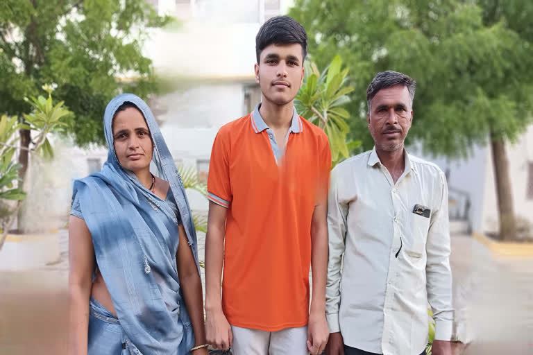 ਬਾੜਮੇਰ ਦੇ ਹੋਣਹਾਰ ਰਮੇਸ਼ ਕੁਮਾਰ ਨੇ NEET ਪ੍ਰੀਖਿਆ ਚ 519 ਅੰਕ ਹਾਸਲ ਕਰਕੇ ਬਣੇਗਾ ਡਾਕਟਰ