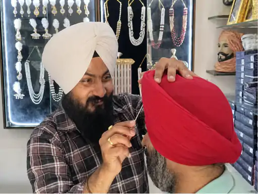 PM ਮੋਦੀ ਦੇ ਸਿਰ ਸਜੀ ਹਰੇ ਰੰਗ ਦੀ 'ਸੈਮੀ-ਪਟਿਆਲਾ ਸ਼ਾਹੀ' ਪੱਗ: ਸਨਪ੍ਰੀਤ ਸਿੰਘ ਨੇ 2 ਮਿੰਟਾਂ 'ਚ ਤਿਆਰ ਕੀਤਾ ਸ਼ਾਨਦਾਰ ਸਟਾਈਲ