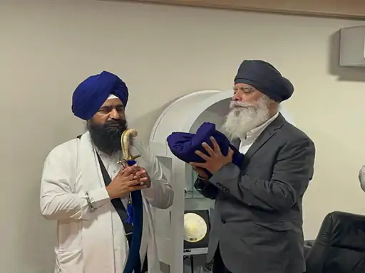 ਲੰਡਨ ‘ਚ ਖਾਲਸਾ ਏਡ ਦੇ ਰਵੀ ਸਿੰਘ ਵੱਲੋਂ ਜਥੇਦਾਰ ਗਿਆਨੀ ਕੁਲਦੀਪ ਸਿੰਘ ਨਾਲ ਵਿਸ਼ੇਸ਼ ਮੁਲਾਕਾਤ: ਮਾਨਵਤਾਵਾਦੀ ਸੇਵਾਵਾਂ ‘ਤੇ ਹੋਈ ਚਰਚਾ
