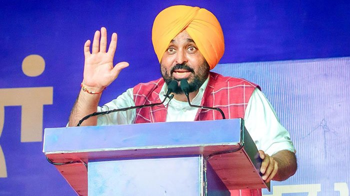 CM ਮਾਨ ਦਾ ਭੈਣਾਂ ਨੂੰ ਰੱਖੜ ਪੁੰਨਿਆ ਦਾ ਤੋਹਫ਼ਾ: 5.30 ਲੱਖ ਔਰਤਾਂ ਦੇ ਬੈਂਕ ਖਾਤਿਆਂ ਵਿੱਚ 181.50 ਕਰੋੜ ਰੁਪਏ ਦੀ 'ਸਨਮਾਨ ਰਾਸ਼ੀ' ਭੇਜੀ