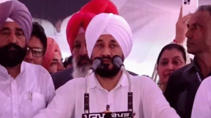 ਚੰਨੀ ਨੇ ਬਾਬਾ ਬਕਾਲਾ ਰੈਲੀ ’ਚ ਆਪਣੀ ਵੱਖਰੀ ਸਟੇਜ ਲਾਈ