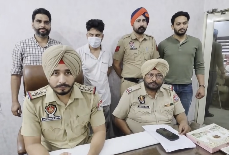 ਪ੍ਰੇਮੀ ਨਾਲ ਮਿਲ ਕੇ ਔਰਤ ਨੇ ਘਰ ਵਿੱਚ ਕੀਤੀ ਚੋਰੀ, ਤਿੰਨ ਕਾਬੂ