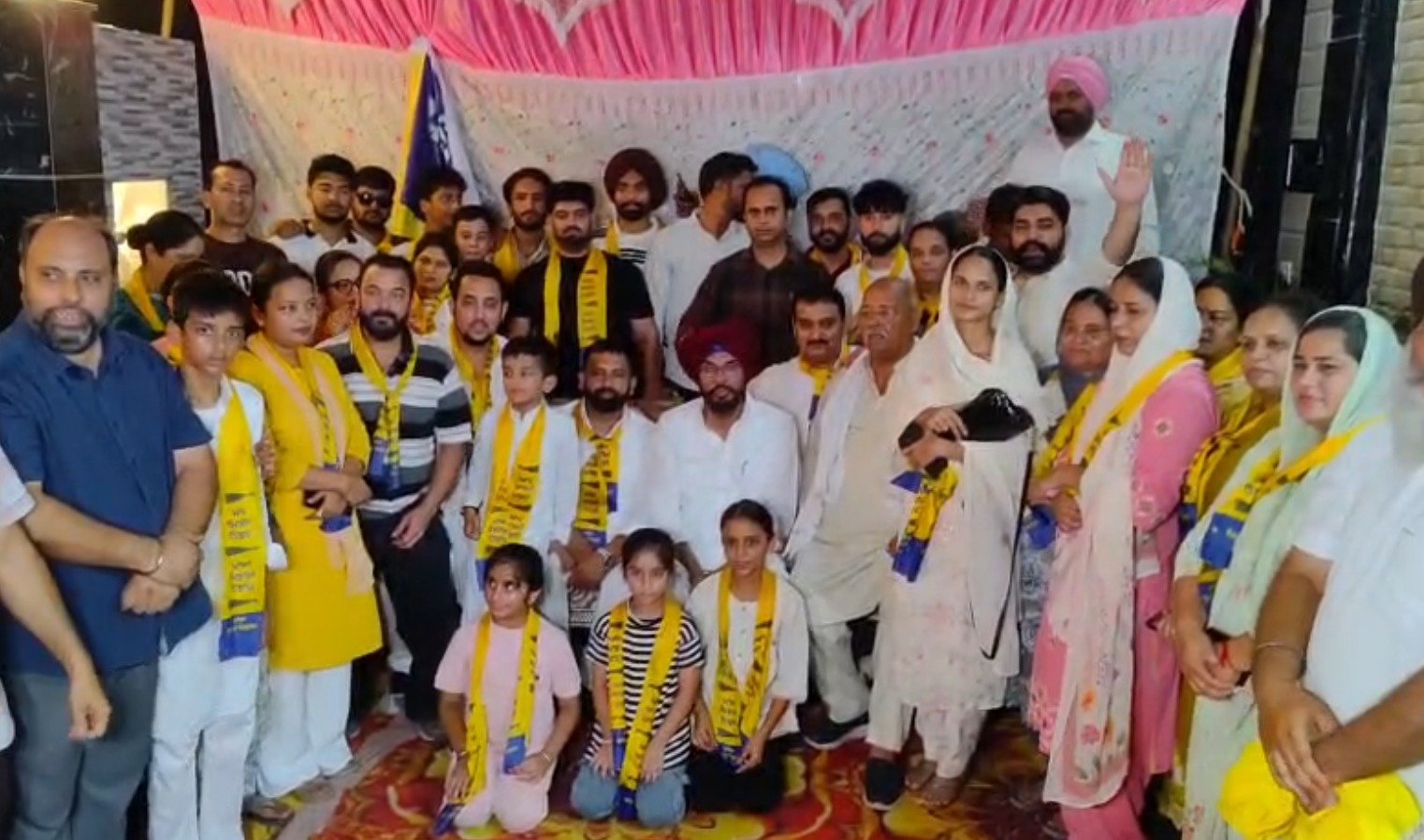 ਭਾਜਪਾ ਨੂੰ ਵੱਡਾ ਸਿਆਸੀ ਝਟਕਾ, ਮਹਿਤਾ ਤੇ ਚੋਪੜਾ ਪਰਿਵਾਰ ‘ਆਪ’ ’ਚ ਸ਼ਾਮਲ