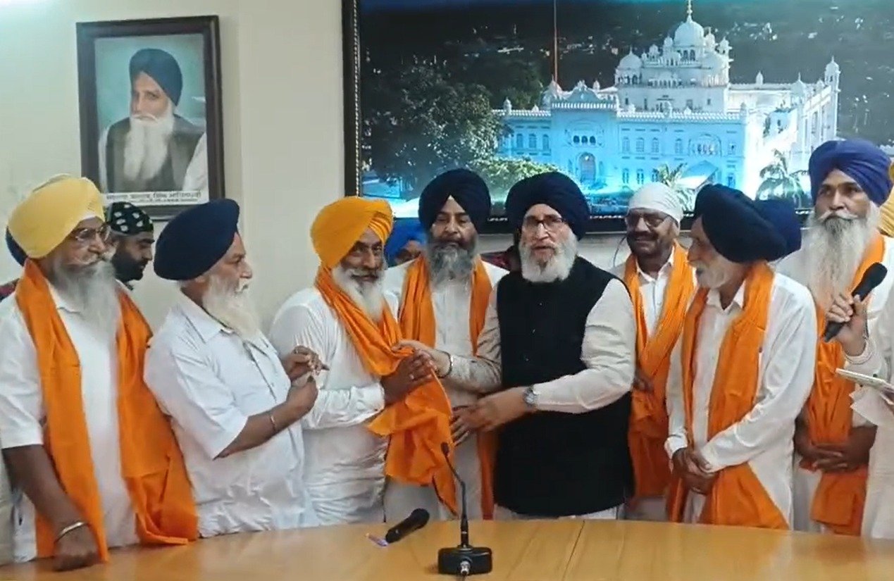 ਤਖ਼ਤ ਸ੍ਰੀ ਕੇਸਗੜ੍ਹ ਸਾਹਿਬ ’ਚ ਸ਼੍ਰੋਮਣੀ ਅਕਾਲੀ ਦਲ ਦੀ ਵੱਡੀ ਮੀਟਿੰਗ, ਨਵੇਂ ਅਹੁਦੇਦਾਰਾਂ ਨੂੰ ਸੌਂਪੀਆਂ ਵਿਸ਼ੇਸ਼ ਜ਼ਿੰਮੇਵਾਰੀਆਂ
