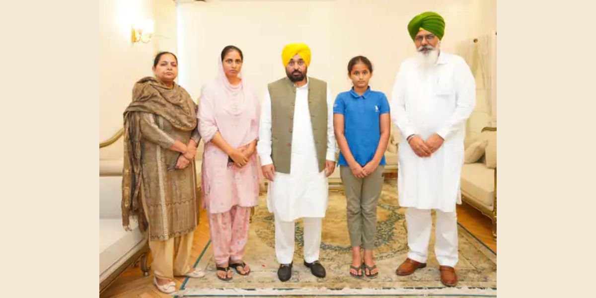 CM ਭਗਵੰਤ ਮਾਨ ਦਾ ਐਲਾਨ, ਕਬੱਡੀ ਖਿਡਾਰੀ ਤੂਤ ਦੀ ਪਤਨੀ ਨੂੰ ਮਿਲੇਗੀ ਸਰਕਾਰੀ ਨੌਕਰੀ, ਪਿੰਡ 'ਚ ਬਣੇਗਾ ਆਧੁਨਿਕ ਸਟੇਡੀਅਮ
