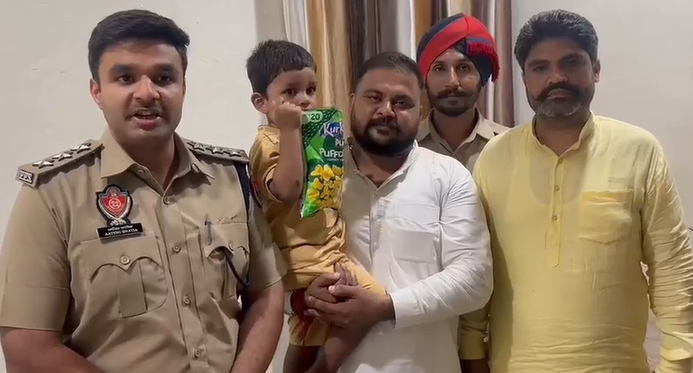 ਪੁਲਿਸ ਵੱਲੋਂ 4 ਸਾਲਾ ਬੱਚਾ 12 ਘੰਟਿਆਂ ’ਚ ਬਰਾਮਦ; ਬੱਸ ਸਟੈਂਡ ’ਤੇ ਛੱਡ ਕੇ ਫਰਾਰ ਹੋਏ ਮੁਲਜ਼ਮ