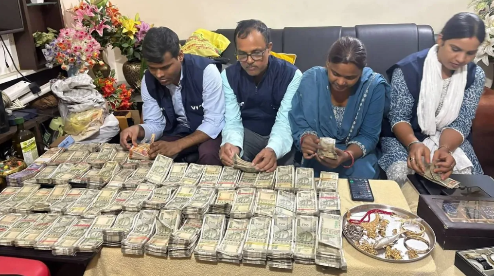 ADM ਦੇ ਘਰ ਵਿਜੀਲੈਂਸ ਦੀ ਛਾਪੇਮਾਰੀ, 70 ਲੱਖ ਨਕਦ ਤੇ ਮਹਿੰਗੀਆਂ ਘੜੀਆਂ ਬਰਾਮਦ