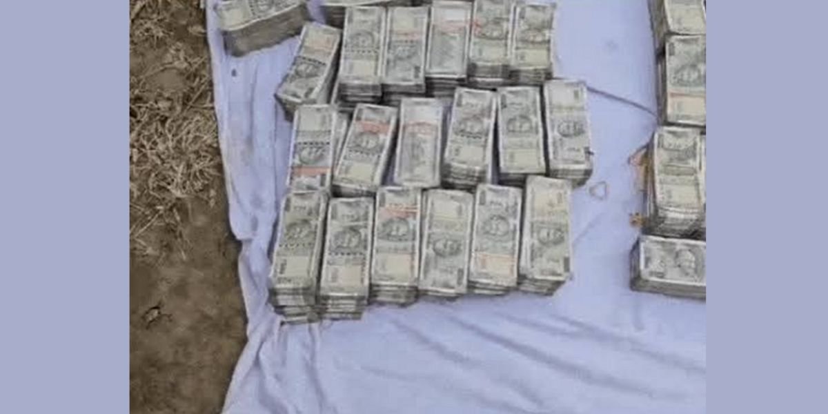 ਅੰਮ੍ਰਿਤਸਰ ਸਰਹੱਦ ’ਤੇ BSF ਦੀ ਵੱਡੀ ਕਾਰਵਾਈ, 1.98 ਲੱਖ ਦੀ ਜਾਅਲੀ ਕਰੰਸੀ ਤੇ ਕਰੋੜਾਂ ਦੀ ਹੈਰੋਇਨ ਸਮੇਤ ਤਸਕਰ ਕਾਬੂ