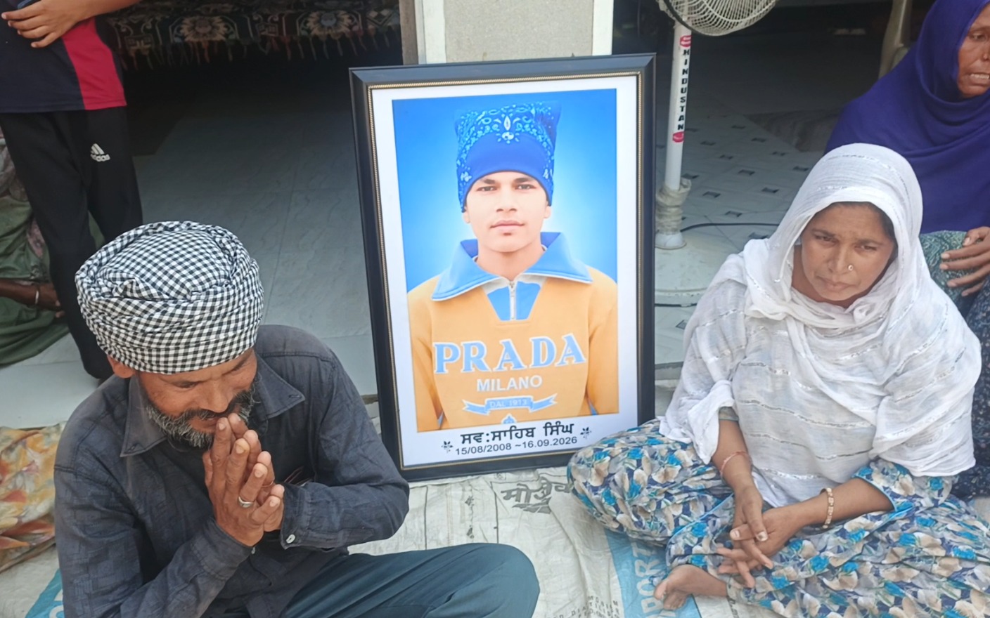 ਨੌਜਵਾਨ ਦੀ ਭੇਦਭਰੇ ਹਾਲਾਤਾਂ 'ਚ ਮੌਤ, ਪਰਿਵਾਰ ਨੇ ਪ੍ਰੇਮ ਸਬੰਧਾਂ ਕਾਰਨ ਜਤਾਇਆ ਕਤਲ ਦਾ ਸ਼ੱਕ, ਜਾਣੋ ਪੂਰਾ ਮਾਮਲਾ....
