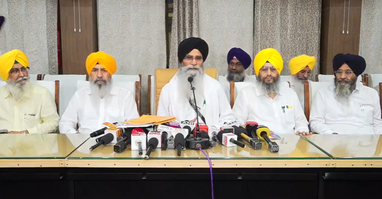 ਬਹਿਰੀਨ ਦੀ ਮਹਿਲਾ ਦੇ ਦੋਸ਼ਾਂ ’ਤੇ SGPC ਪ੍ਰਧਾਨ ਧਾਮੀ ਦੀ ਪ੍ਰੈੱਸ ਕਾਨਫਰੰਸ, ਕੱਲੀ-ਕੱਲੀ ਗੱਲ ਦਾ ਦਿੱਤਾ ਜਵਾਬ