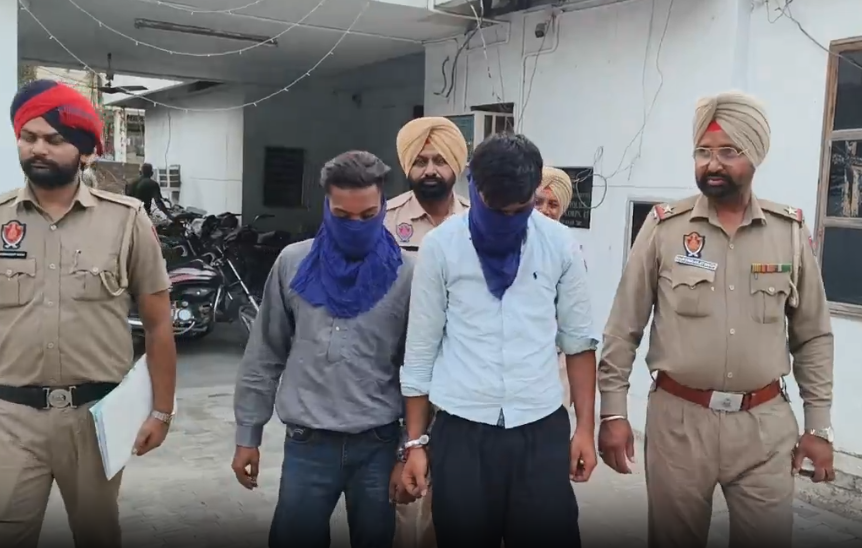 ਫਰਜ਼ੀ ਸਬ-ਇੰਸਪੈਕਟਰ ਬਣ ਕੇ ਵਸੂਲੀ ਕਰਨ ਵਾਲੇ ਦੋ ਨੌਜਵਾਨ ਗ੍ਰਿਫ਼ਤਾਰ