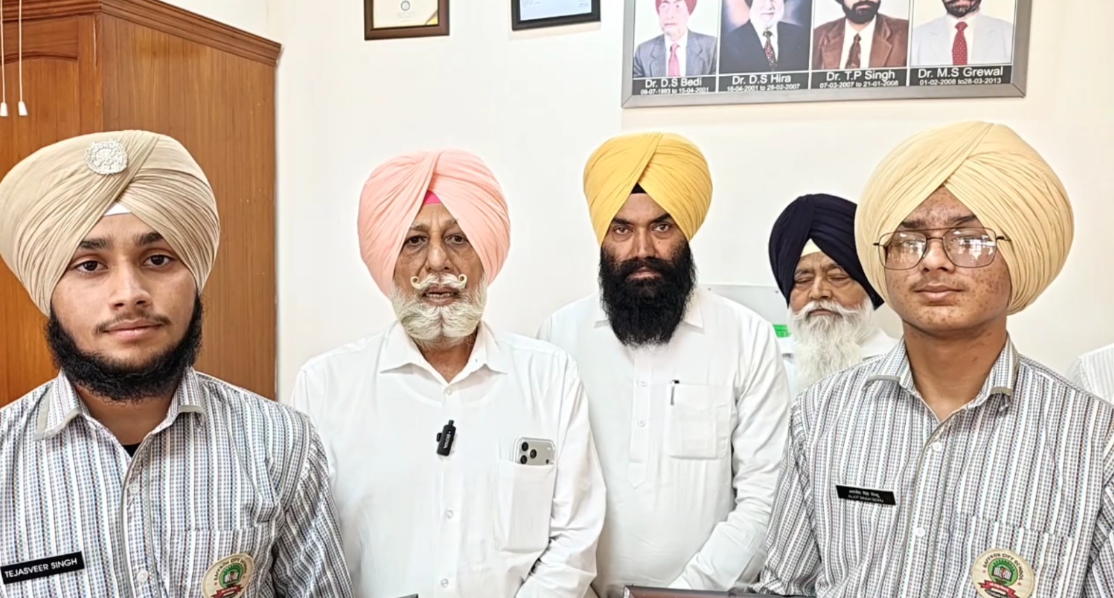 SGPC ਦੀ ਆਰਮਡ AFP ਦੇ 2 ਹੋਰ ਵਿਦਿਆਰਥੀਆਂ ਨੇ ਮਾਰੀ ਬਾਜ਼ੀ, ਤੇਜਸਬੀਰ ਤੇ ਅਬੀਜੋਤ ਦਾ ਵਿਸ਼ੇਸ਼ ਸਨਮਾਨ