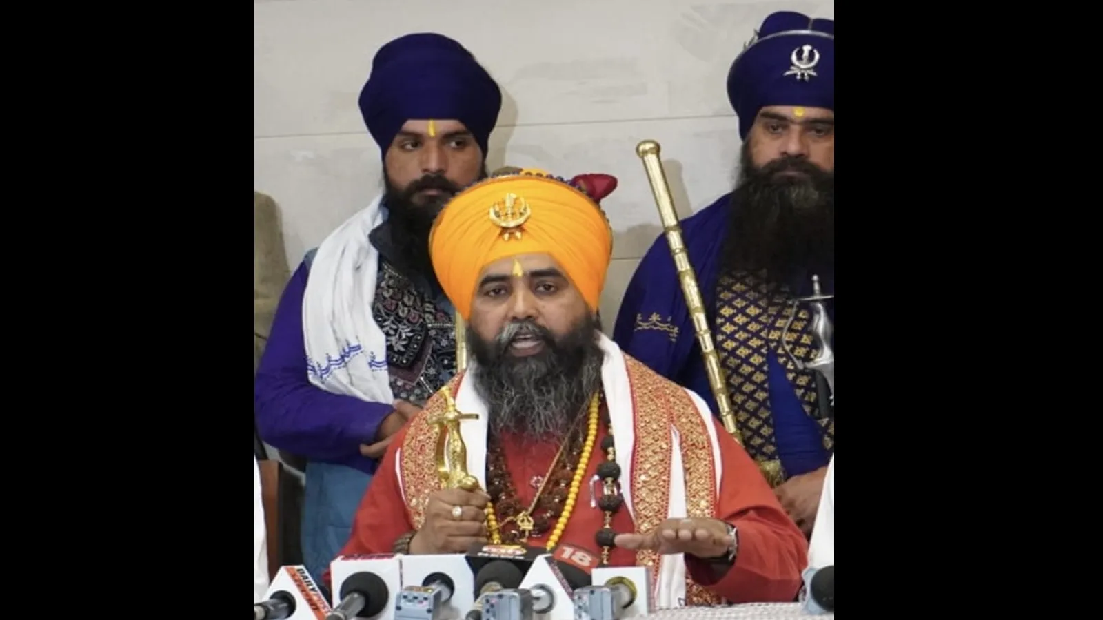 ਨਿਹੰਗ ਹਰਜੀਤ ਸਿੰਘ ਰਸੂਲਪੁਰ ’ਤੇ ਜਬਰ-ਜਨਾਹ ਦੇ ਦੋਸ਼, ਅਕਾਲ ਤਖ਼ਤ ਤੋਂ ਕਾਰਵਾਈ ਦੀ ਮੰਗ