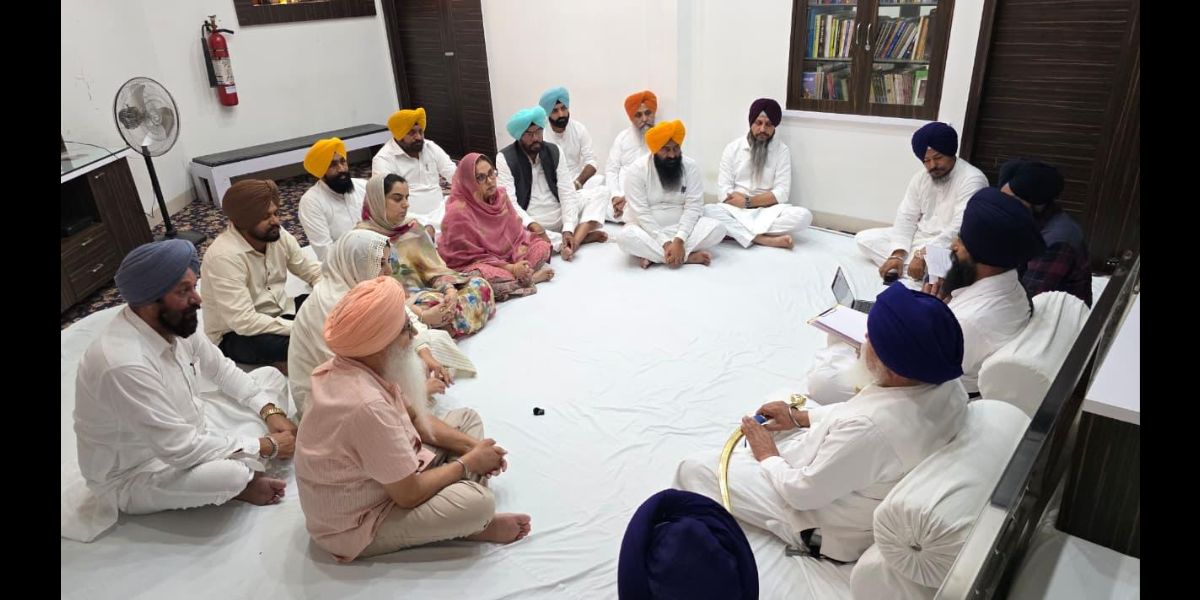 ਵਿਧਾਇਕ ਗਿਆਸਪੁਰਾ ਮਾਮਲਾ: ਅਕਾਲ ਤਖ਼ਤ ਸਾਹਿਬ ਦੇ ਸਕੱਤਰੇਤ ’ਚ ਪੇਸ਼ ਹੋਏ ‘ਆਪ’ ਵਿਧਾਇਕ, ਮੰਗੀ ਮੁਆਫ਼ੀ