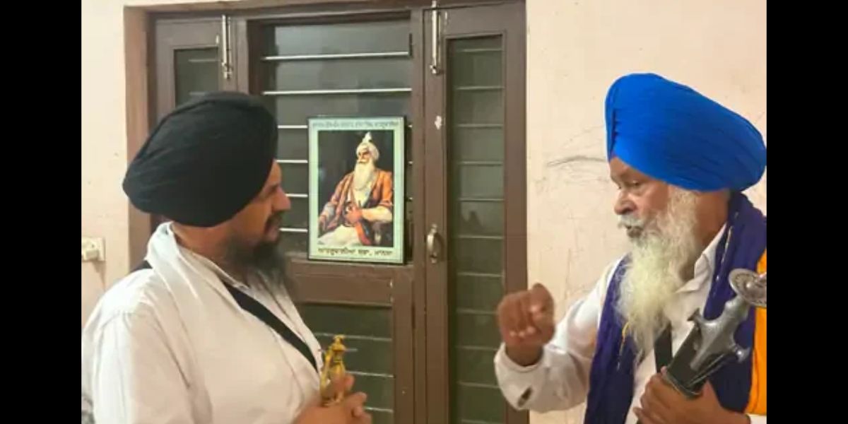 ਸ੍ਰੀ ਅਕਾਲ ਤਖ਼ਤ ਸਾਹਿਬ ਦੇ ਸਾਬਕਾ ਜਥੇਦਾਰ ਪਹੁੰਚੇ ਮਾਨਸਾ, ਪਰਵਿੰਦਰ ਝੋਟਾ ਪਰਿਵਾਰ ਨਾਲ ਮੁਲਾਕਾਤ ਕਰ ਸਾਂਝਾ ਕੀਤਾ ਦੁੱਖ